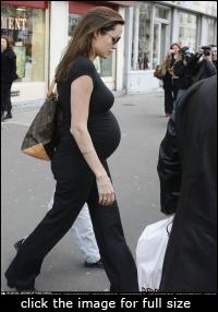 angelinajolie-maddoxparis20-20060330013422.jpg